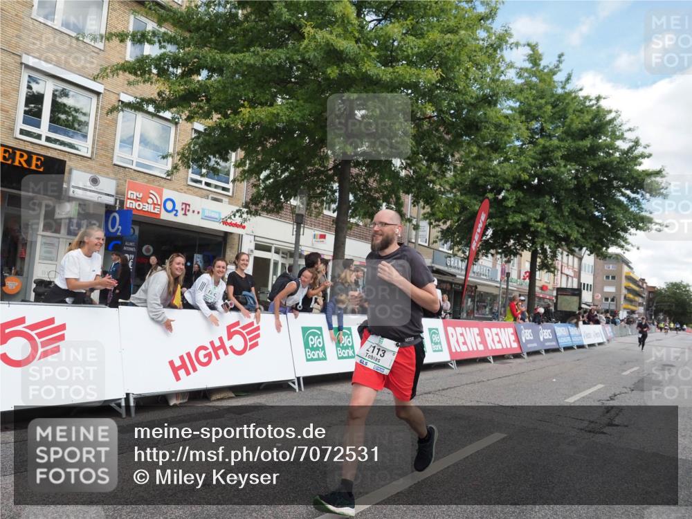 15.09.2024 - PSD Bank Halbmarathon Miley Keyser http://msf.ph/oto/7072531 15.09.2024 12:27:07 Ziel 2113, 2812, 3249, 3490 meine-sportfotos.de