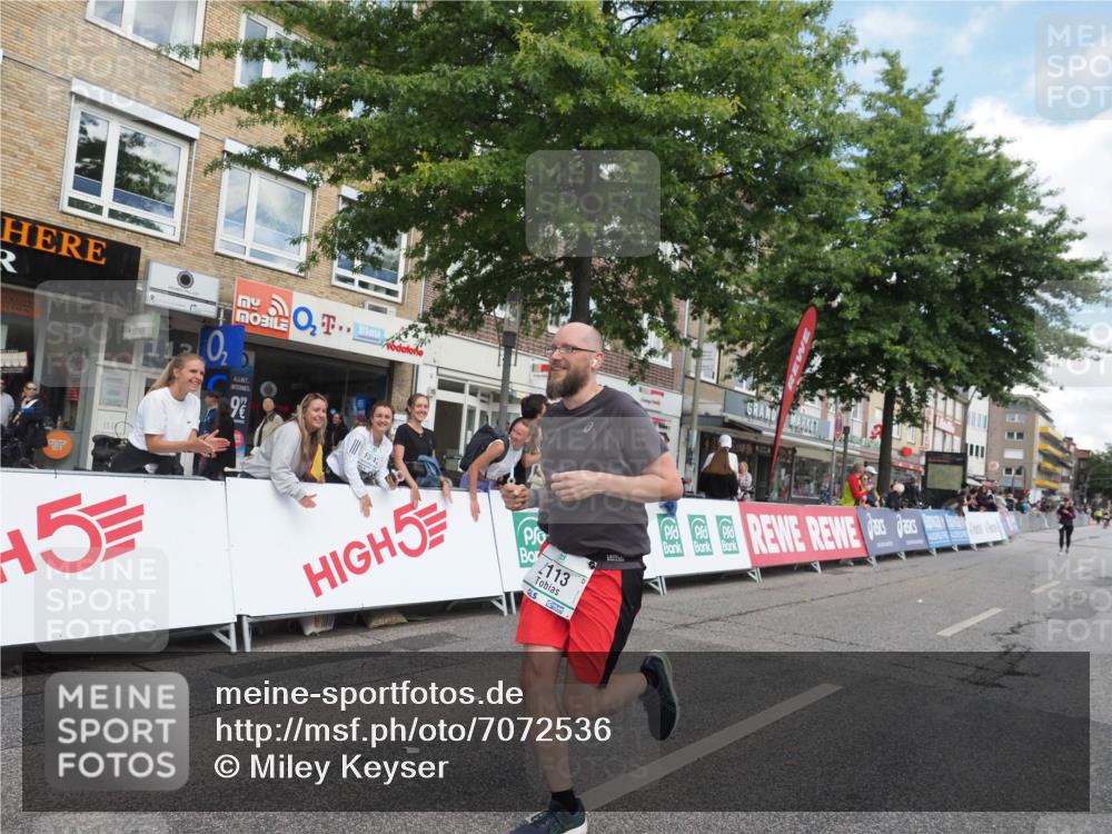 15.09.2024 - PSD Bank Halbmarathon Miley Keyser http://msf.ph/oto/7072536 15.09.2024 12:27:07 Ziel 2113, 2812, 3249, 3490 meine-sportfotos.de