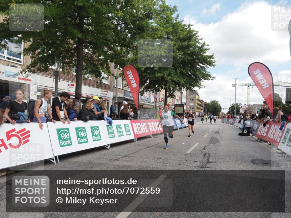 15.09.2024 - PSD Bank Halbmarathon Miley Keyser http://msf.ph/oto/7072559 15.09.2024 12:27:28 Ziel 2114, 2528, 3288 meine-sportfotos.de