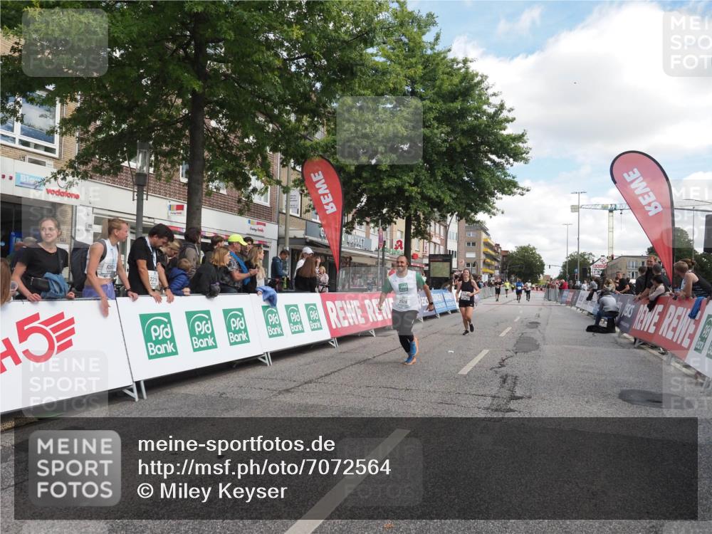 15.09.2024 - PSD Bank Halbmarathon Miley Keyser http://msf.ph/oto/7072564 15.09.2024 12:27:28 Ziel 2114, 2528, 3288 meine-sportfotos.de