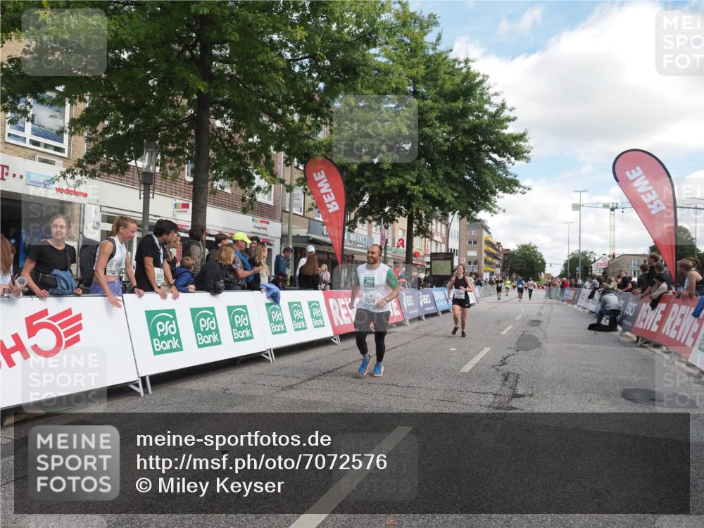 15.09.2024 - PSD Bank Halbmarathon Miley Keyser http://msf.ph/oto/7072576 15.09.2024 12:27:28 Ziel 2114, 2528, 3288 meine-sportfotos.de