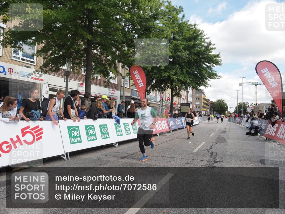 15.09.2024 - PSD Bank Halbmarathon Miley Keyser http://msf.ph/oto/7072586 15.09.2024 12:27:28 Ziel 2114, 2528, 3288 meine-sportfotos.de