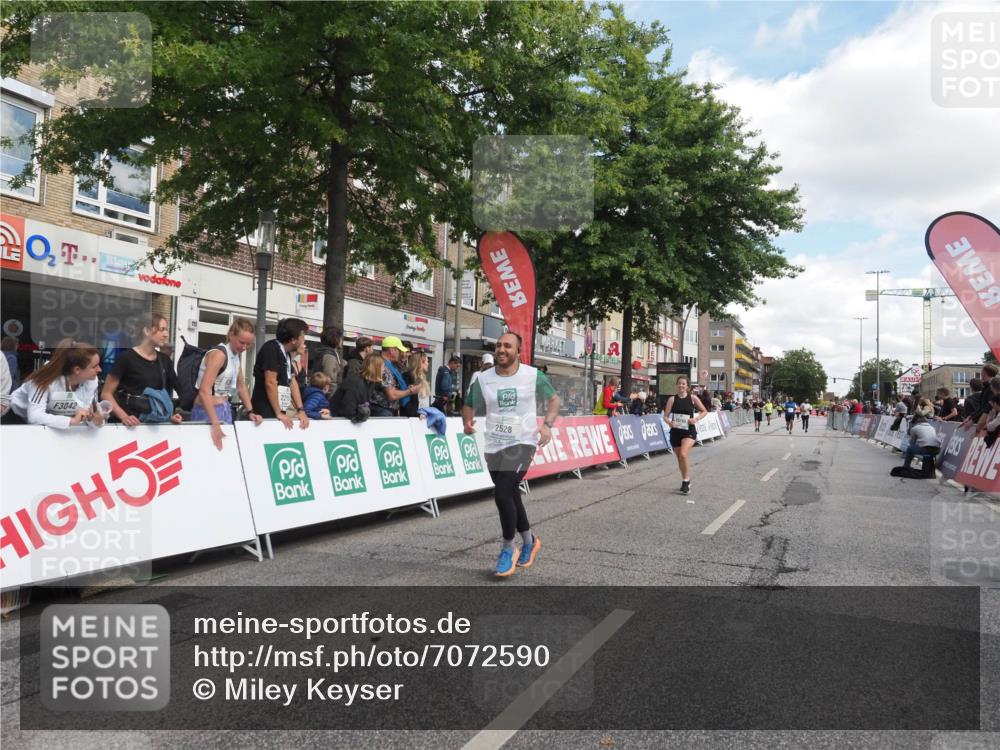 15.09.2024 - PSD Bank Halbmarathon Miley Keyser http://msf.ph/oto/7072590 15.09.2024 12:27:28 Ziel 2114, 2528, 3288 meine-sportfotos.de