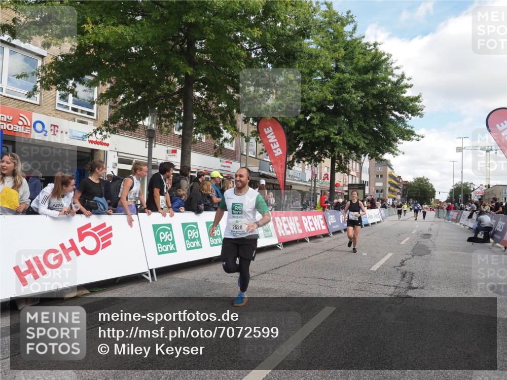 15.09.2024 - PSD Bank Halbmarathon Miley Keyser http://msf.ph/oto/7072599 15.09.2024 12:27:29 Ziel 2114, 2528, 3288 meine-sportfotos.de