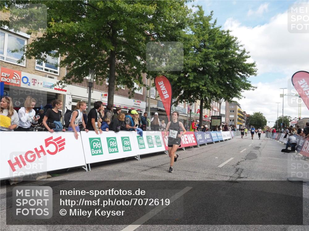 15.09.2024 - PSD Bank Halbmarathon Miley Keyser http://msf.ph/oto/7072619 15.09.2024 12:27:30 Ziel 2114, 2528, 3288 meine-sportfotos.de