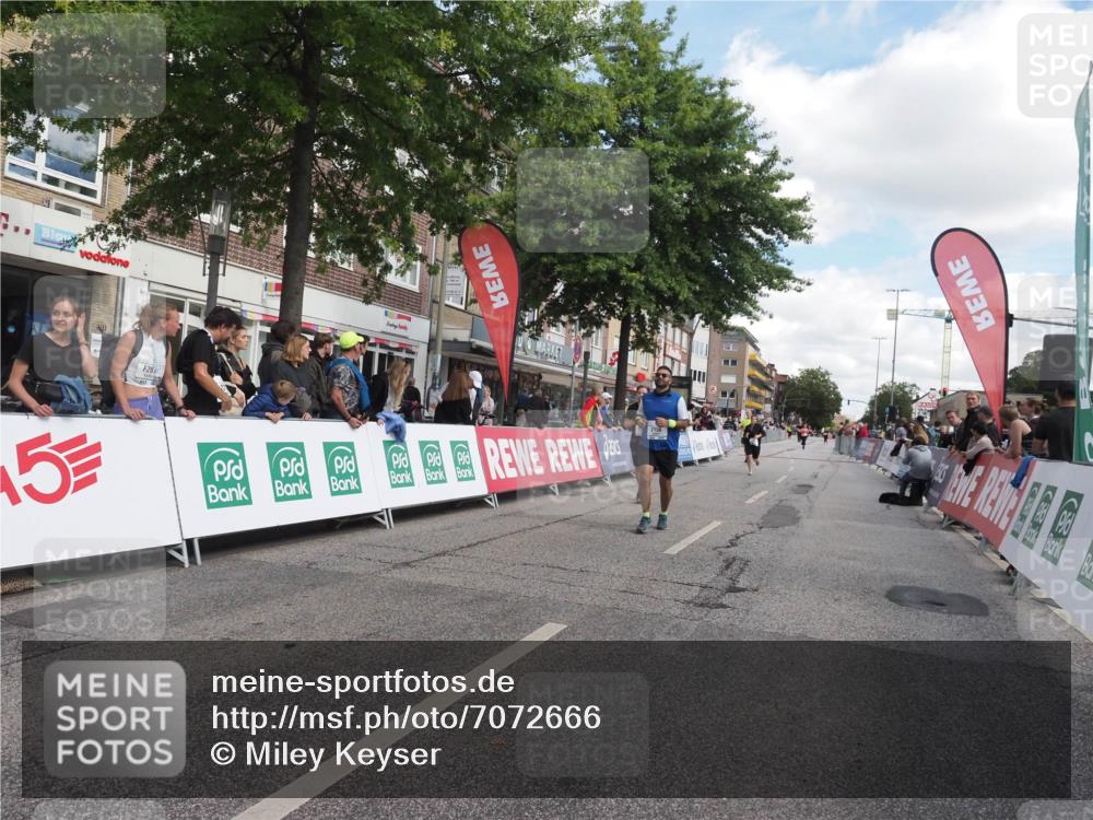 15.09.2024 - PSD Bank Halbmarathon Miley Keyser http://msf.ph/oto/7072666 15.09.2024 12:27:39 Ziel 2114, 2156, 2309, 3288, 3424 meine-sportfotos.de