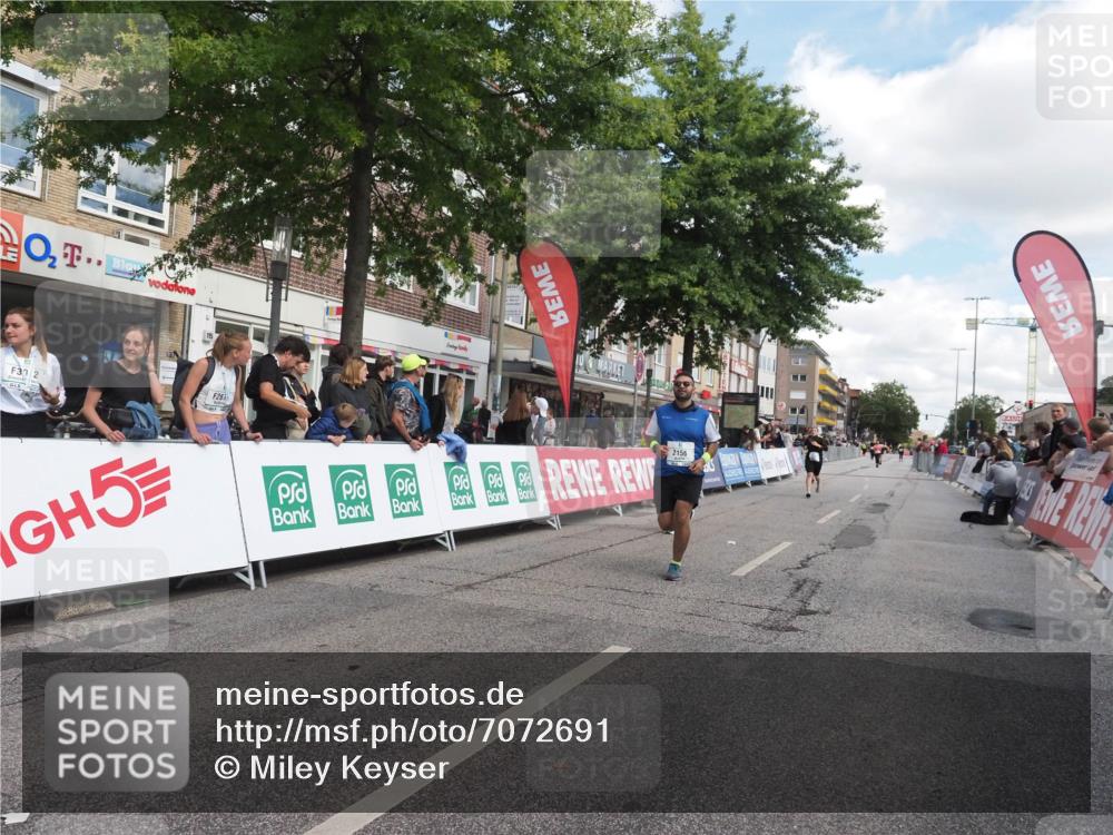 15.09.2024 - PSD Bank Halbmarathon Miley Keyser http://msf.ph/oto/7072691 15.09.2024 12:27:40 Ziel 2114, 2156, 2309, 3288, 3424 meine-sportfotos.de