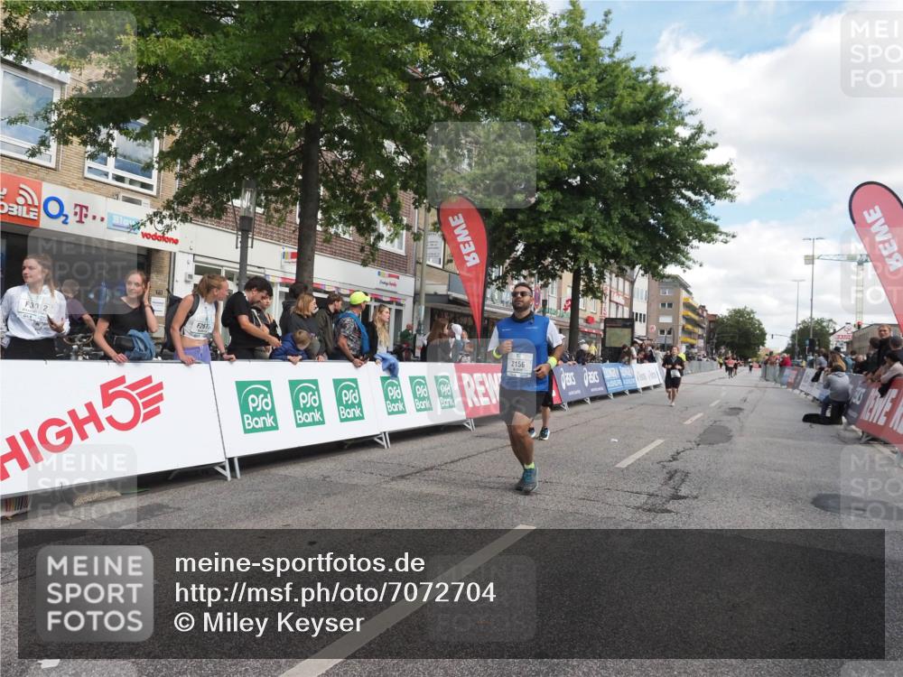 15.09.2024 - PSD Bank Halbmarathon Miley Keyser http://msf.ph/oto/7072704 15.09.2024 12:27:40 Ziel 2114, 2156, 2309, 3288, 3424 meine-sportfotos.de