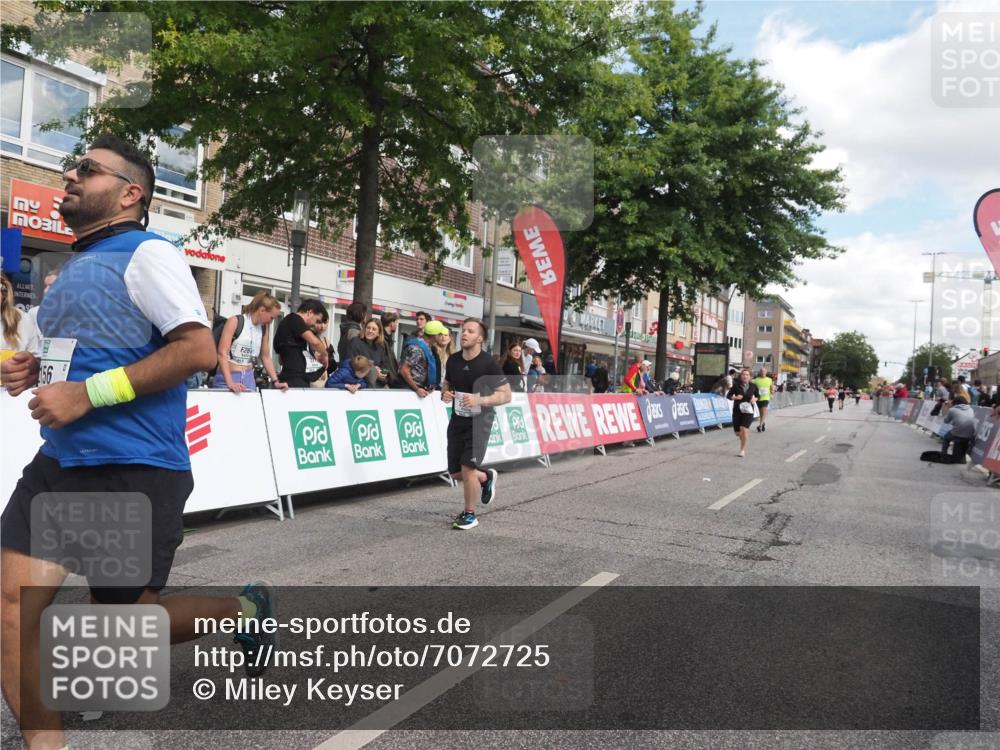 15.09.2024 - PSD Bank Halbmarathon Miley Keyser http://msf.ph/oto/7072725 15.09.2024 12:27:42 Ziel 2114, 2156, 2309, 2360, 3288, 3424 meine-sportfotos.de