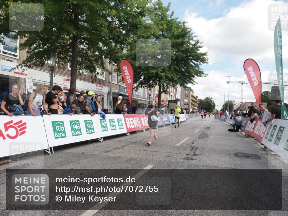 15.09.2024 - PSD Bank Halbmarathon Miley Keyser http://msf.ph/oto/7072755 15.09.2024 12:27:44 Ziel 2114, 2156, 2309, 2360, 3424 meine-sportfotos.de
