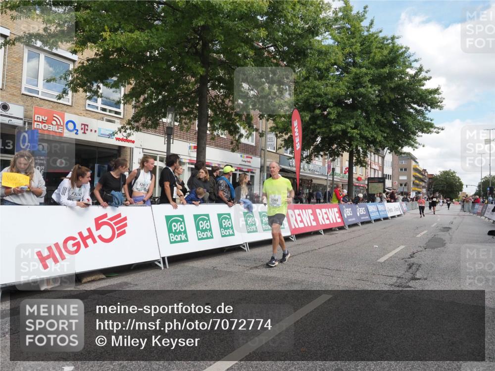 15.09.2024 - PSD Bank Halbmarathon Miley Keyser http://msf.ph/oto/7072774 15.09.2024 12:27:48 Ziel 2114, 2156, 2309, 2360, 3284, 3424 meine-sportfotos.de