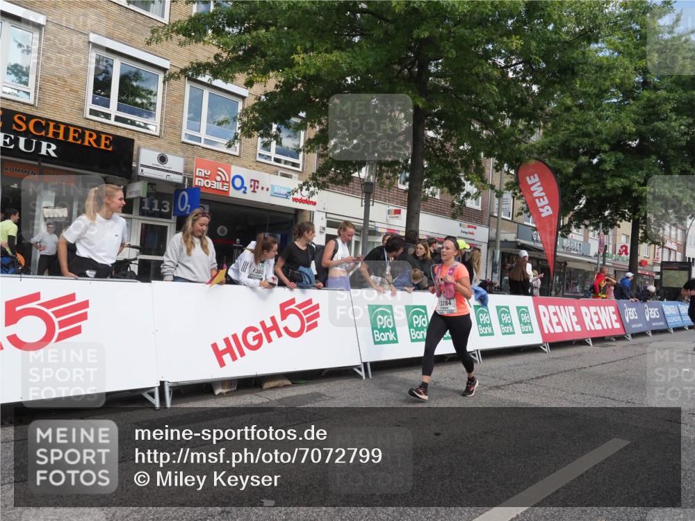 15.09.2024 - PSD Bank Halbmarathon Miley Keyser http://msf.ph/oto/7072799 15.09.2024 12:27:56 Ziel 1858, 2309, 2360, 2420, 3284 meine-sportfotos.de