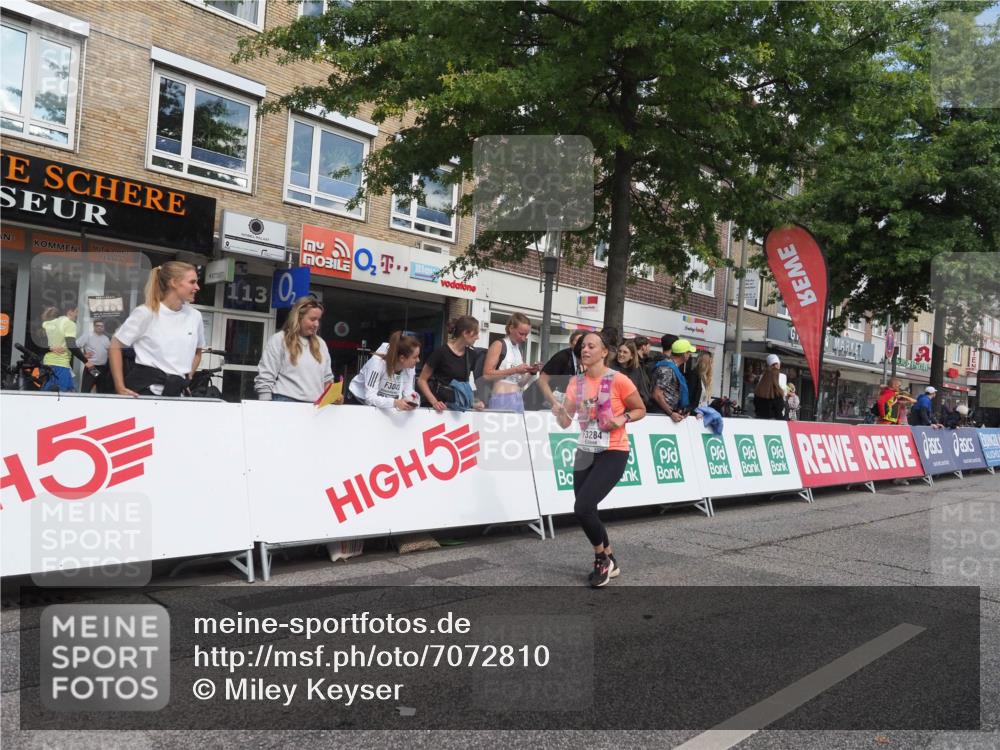15.09.2024 - PSD Bank Halbmarathon Miley Keyser http://msf.ph/oto/7072810 15.09.2024 12:27:57 Ziel 1858, 2309, 2360, 2420, 3284 meine-sportfotos.de