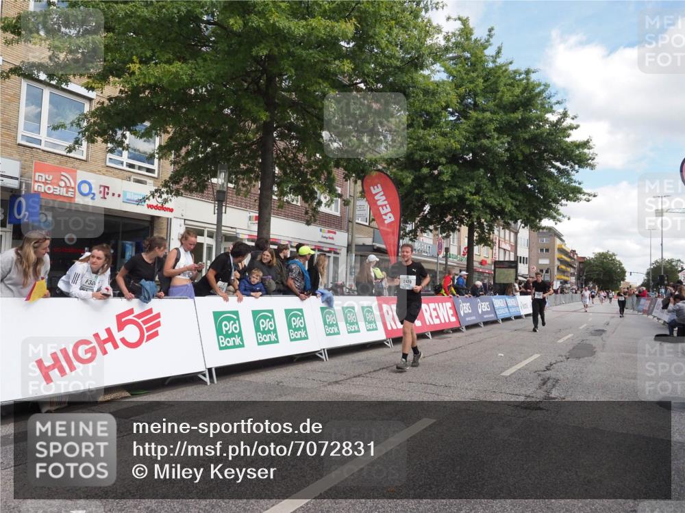 15.09.2024 - PSD Bank Halbmarathon Miley Keyser http://msf.ph/oto/7072831 15.09.2024 12:27:59 Ziel 1858, 2360, 2420, 3284 meine-sportfotos.de