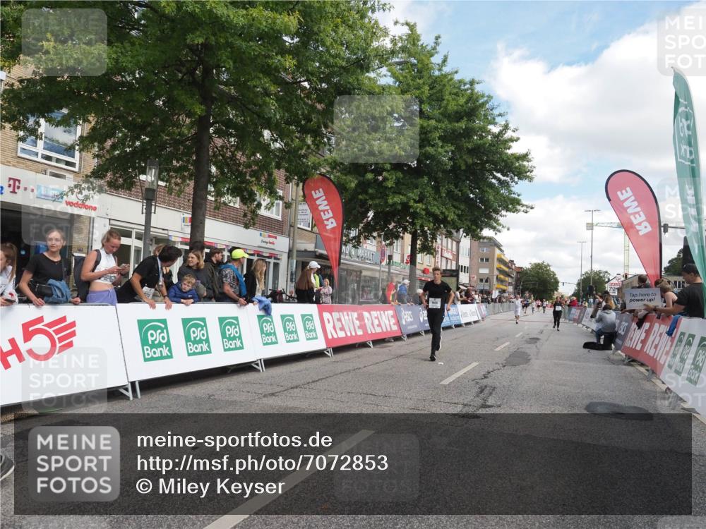 15.09.2024 - PSD Bank Halbmarathon Miley Keyser http://msf.ph/oto/7072853 15.09.2024 12:28:01 Ziel 1858, 2322, 2360, 2420, 3284 meine-sportfotos.de