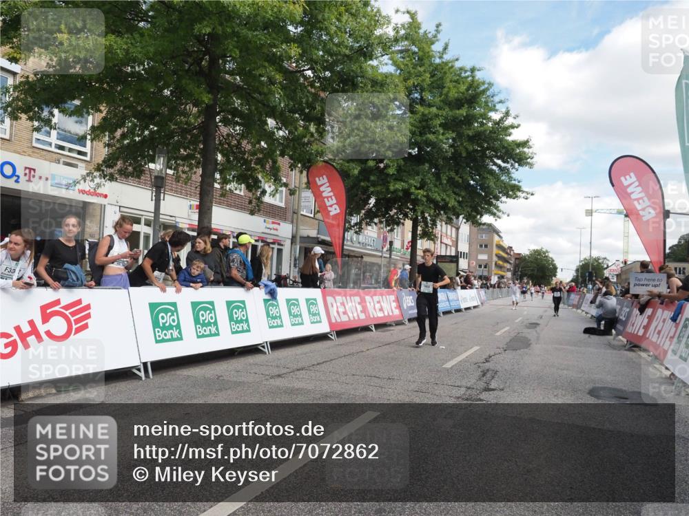 15.09.2024 - PSD Bank Halbmarathon Miley Keyser http://msf.ph/oto/7072862 15.09.2024 12:28:01 Ziel 1858, 2322, 2360, 2420, 3284 meine-sportfotos.de