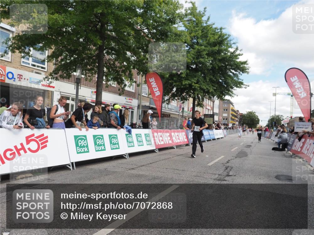 15.09.2024 - PSD Bank Halbmarathon Miley Keyser http://msf.ph/oto/7072868 15.09.2024 12:28:01 Ziel 1858, 2322, 2360, 2420, 3284 meine-sportfotos.de