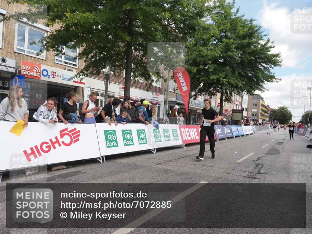 15.09.2024 - PSD Bank Halbmarathon Miley Keyser http://msf.ph/oto/7072885 15.09.2024 12:28:02 Ziel 1858, 2322, 2360, 2420, 3073, 3284 meine-sportfotos.de