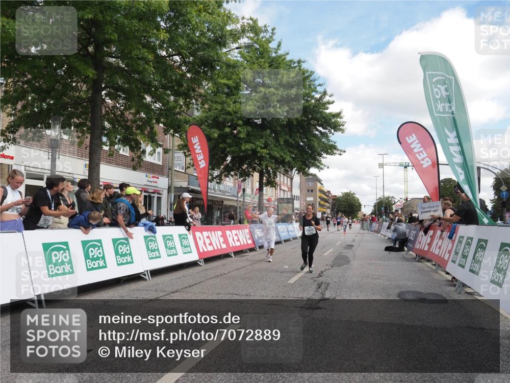 15.09.2024 - PSD Bank Halbmarathon Miley Keyser http://msf.ph/oto/7072889 15.09.2024 12:28:07 Ziel 1858, 2322, 2420, 3073, 3284, 3327 meine-sportfotos.de