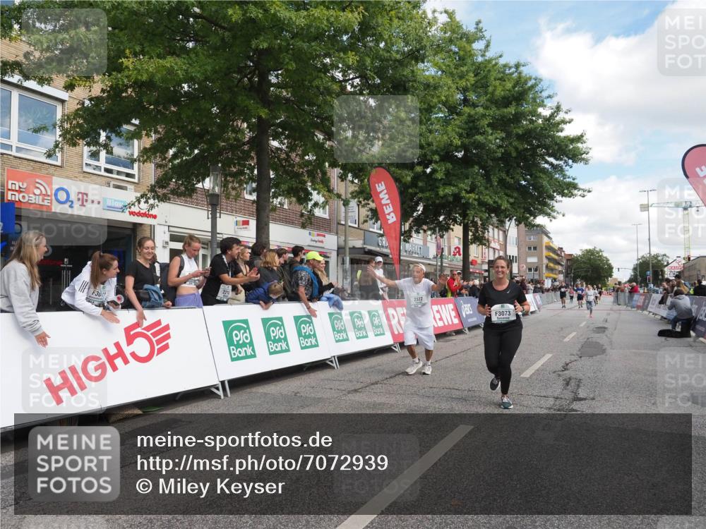 15.09.2024 - PSD Bank Halbmarathon Miley Keyser http://msf.ph/oto/7072939 15.09.2024 12:28:08 Ziel 1858, 2322, 2420, 3073, 3284, 3327 meine-sportfotos.de