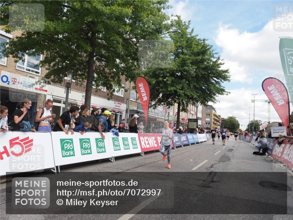 15.09.2024 - PSD Bank Halbmarathon Miley Keyser http://msf.ph/oto/7072997 15.09.2024 12:28:14 Ziel 1858, 2322, 2439, 2441, 3017, 3073, 3121, 3327 meine-sportfotos.de