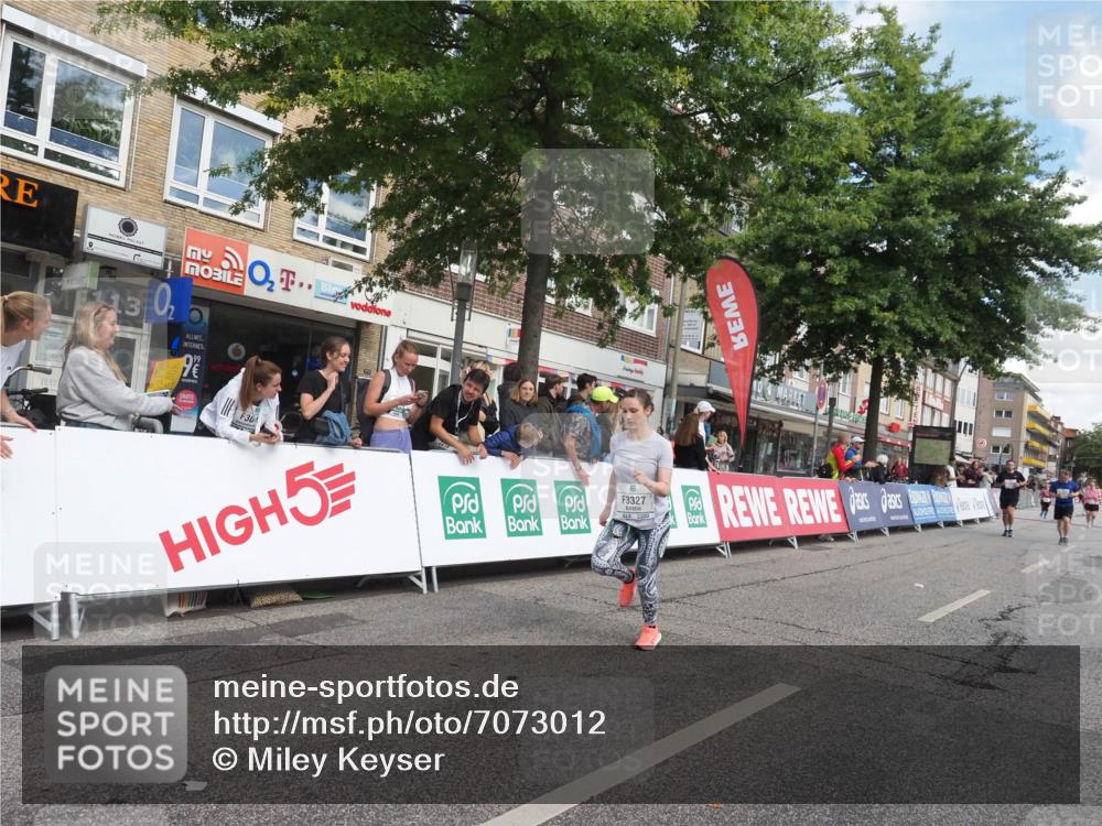 15.09.2024 - PSD Bank Halbmarathon Miley Keyser http://msf.ph/oto/7073012 15.09.2024 12:28:15 Ziel 1858, 2322, 2439, 2441, 3017, 3073, 3121, 3327 meine-sportfotos.de