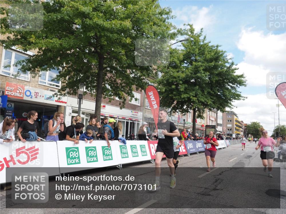 15.09.2024 - PSD Bank Halbmarathon Miley Keyser http://msf.ph/oto/7073101 15.09.2024 12:28:23 Ziel 2392, 2439, 2441, 3017, 3073, 3121, 3225, 3274, 3327 meine-sportfotos.de