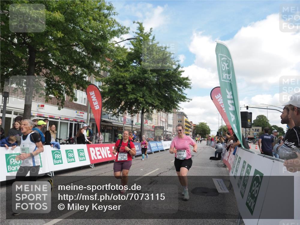 15.09.2024 - PSD Bank Halbmarathon Miley Keyser http://msf.ph/oto/7073115 15.09.2024 12:28:24 Ziel 2392, 2439, 2441, 3017, 3073, 3121, 3225, 3274, 3327 meine-sportfotos.de