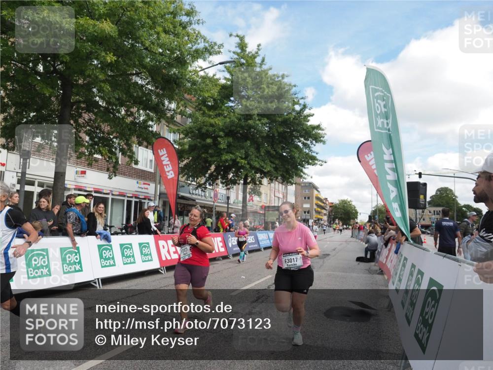 15.09.2024 - PSD Bank Halbmarathon Miley Keyser http://msf.ph/oto/7073123 15.09.2024 12:28:24 Ziel 2392, 2439, 2441, 3017, 3073, 3121, 3225, 3274, 3327 meine-sportfotos.de