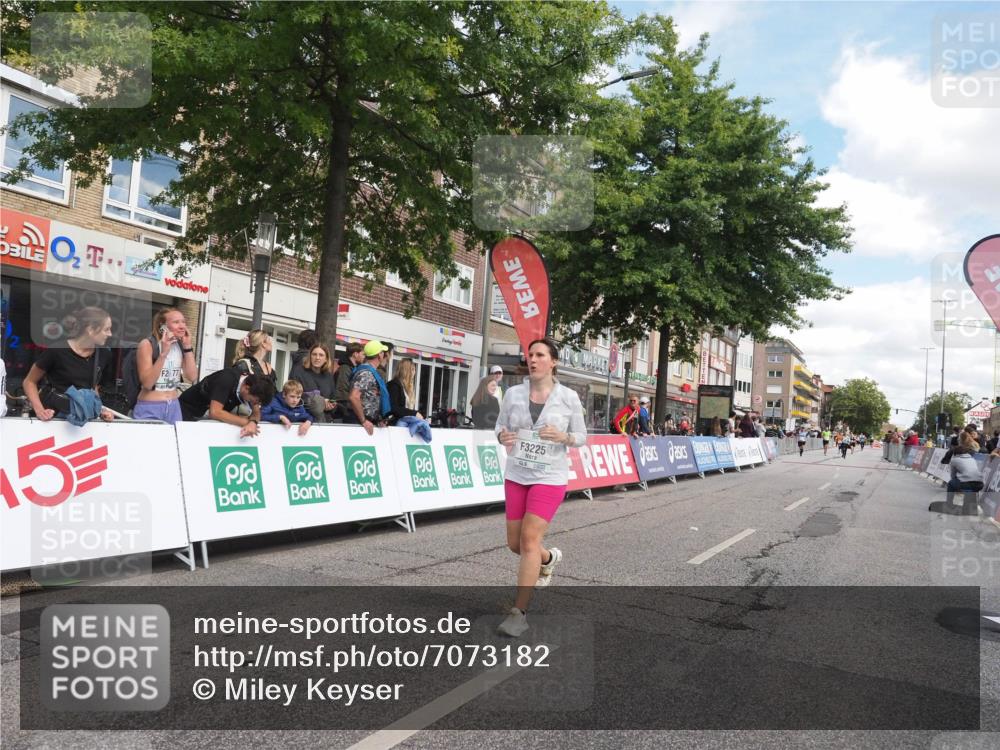 15.09.2024 - PSD Bank Halbmarathon Miley Keyser http://msf.ph/oto/7073182 15.09.2024 12:28:30 Ziel 2392, 2439, 2441, 3017, 3121, 3225, 3274 meine-sportfotos.de
