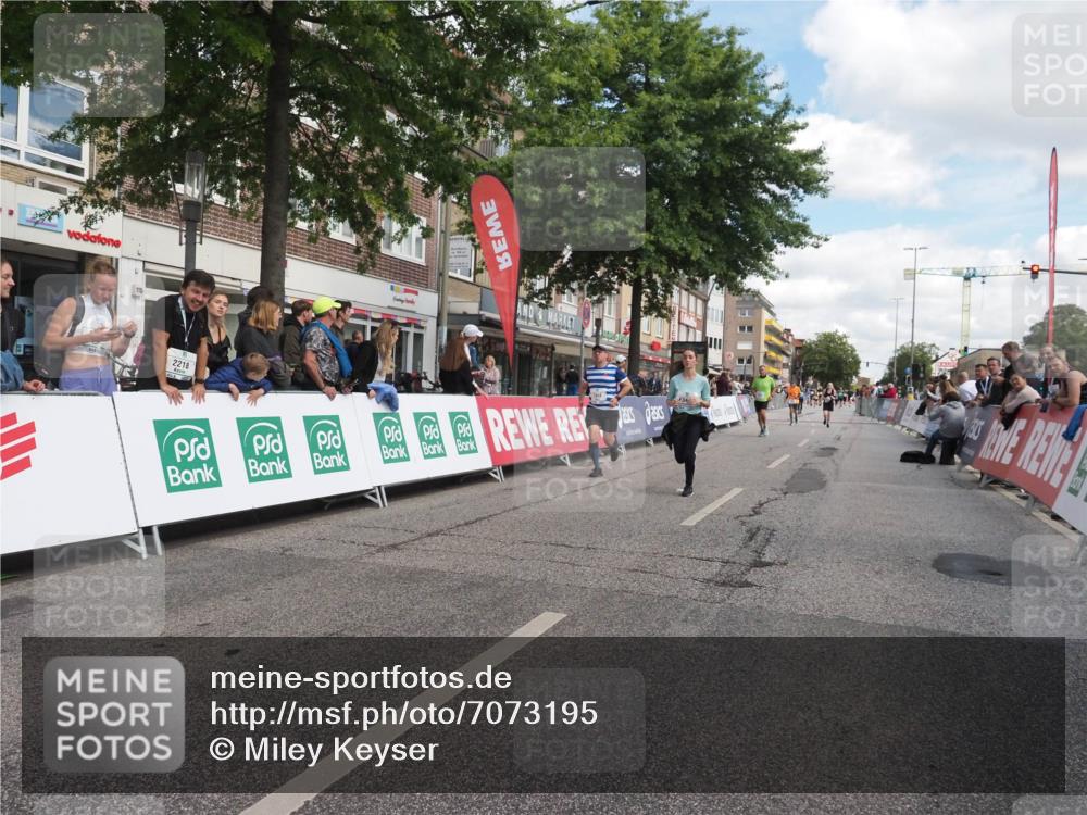 15.09.2024 - PSD Bank Halbmarathon Miley Keyser http://msf.ph/oto/7073195 15.09.2024 12:28:42 Ziel 2458, 2715, 3274, 3442 meine-sportfotos.de