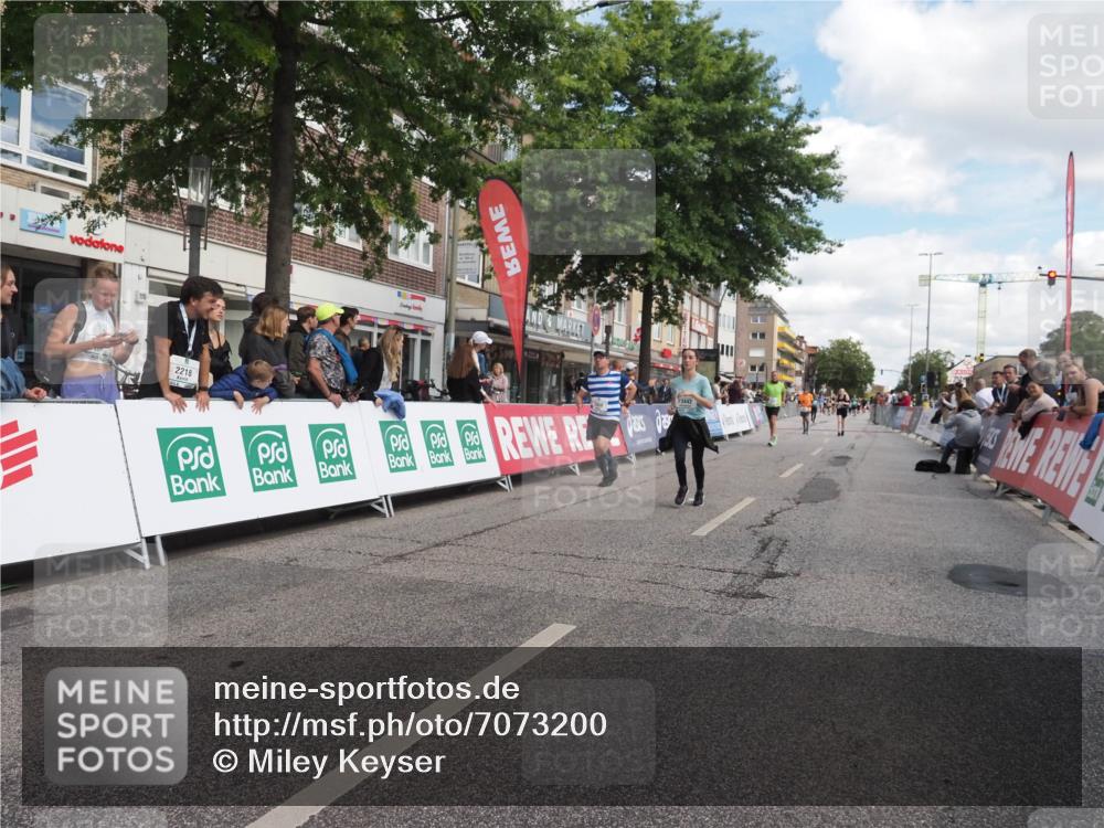 15.09.2024 - PSD Bank Halbmarathon Miley Keyser http://msf.ph/oto/7073200 15.09.2024 12:28:42 Ziel 2458, 2715, 3274, 3442 meine-sportfotos.de