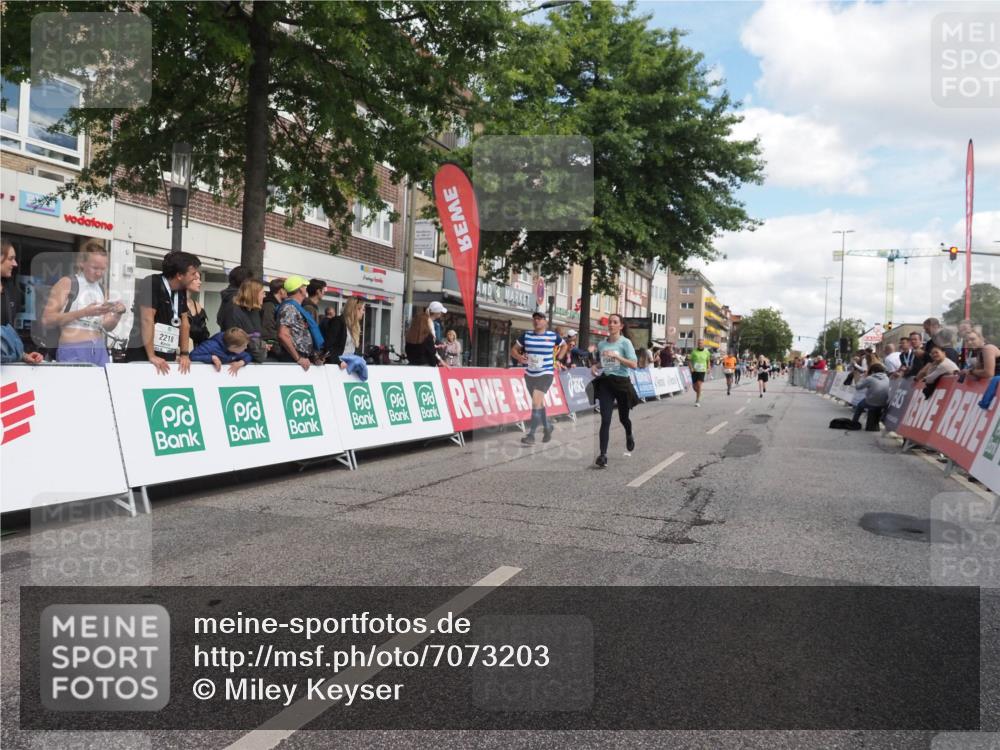 15.09.2024 - PSD Bank Halbmarathon Miley Keyser http://msf.ph/oto/7073203 15.09.2024 12:28:43 Ziel 2108, 2458, 2715, 3274, 3442 meine-sportfotos.de