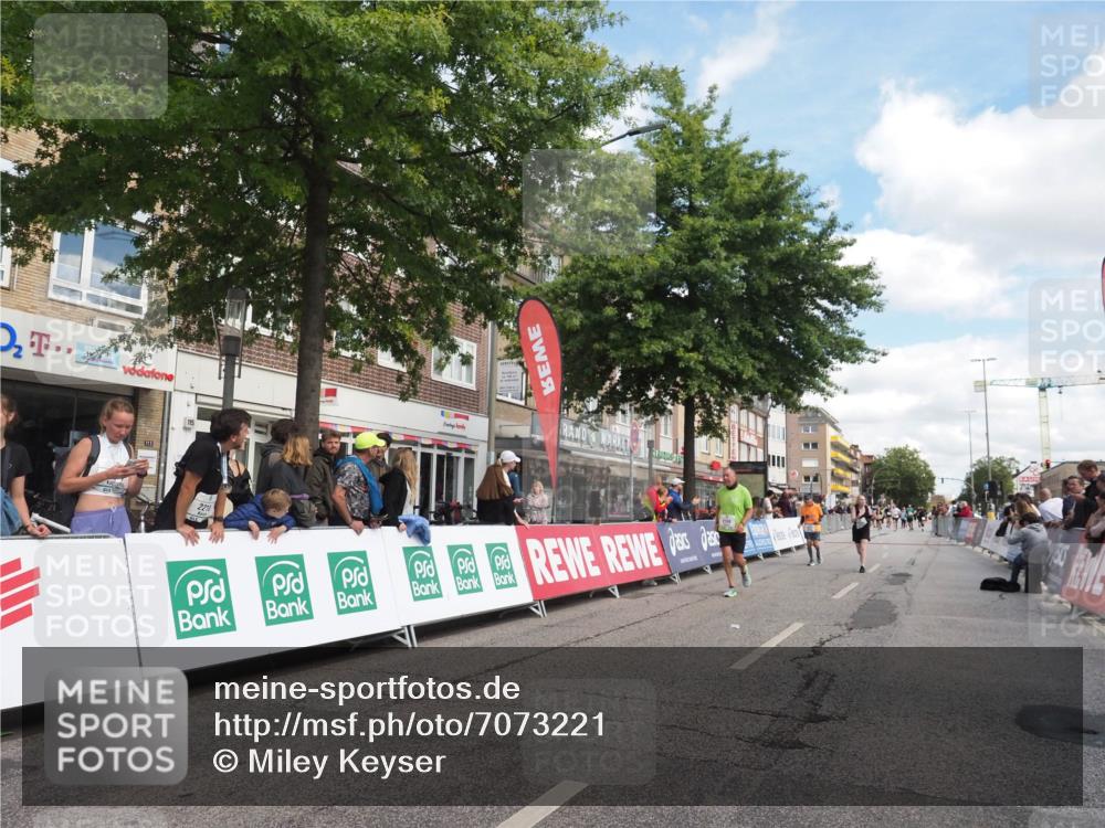 15.09.2024 - PSD Bank Halbmarathon Miley Keyser http://msf.ph/oto/7073221 15.09.2024 12:28:46 Ziel 2076, 2108, 2157, 2458, 2715, 3442 meine-sportfotos.de