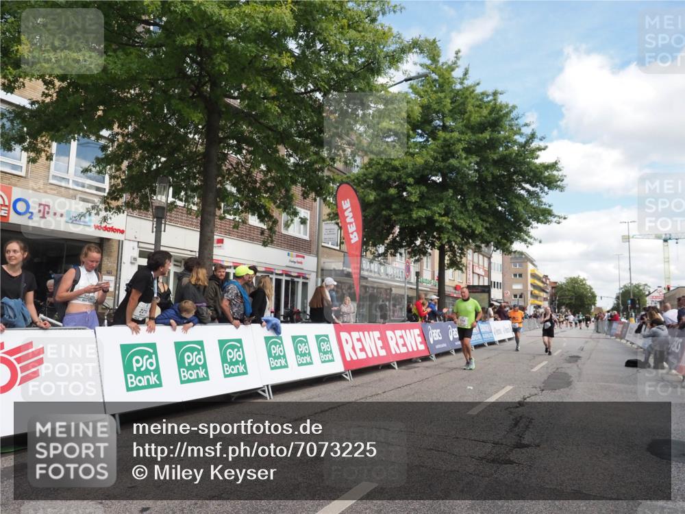 15.09.2024 - PSD Bank Halbmarathon Miley Keyser http://msf.ph/oto/7073225 15.09.2024 12:28:46 Ziel 2076, 2108, 2157, 2458, 2715, 3442 meine-sportfotos.de