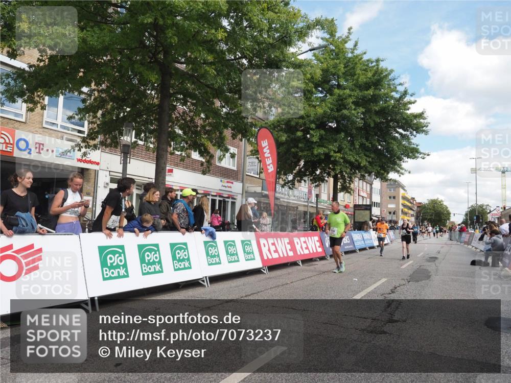 15.09.2024 - PSD Bank Halbmarathon Miley Keyser http://msf.ph/oto/7073237 15.09.2024 12:28:47 Ziel 2076, 2108, 2157, 2458, 2715, 3442 meine-sportfotos.de
