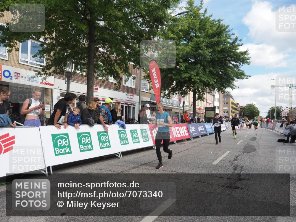 15.09.2024 - PSD Bank Halbmarathon Miley Keyser http://msf.ph/oto/7073340 15.09.2024 12:28:57 Ziel 2076, 2108, 2157, 2288, 2458, 2715, 3057, 3247, 3255, 3266, 3287, 3325, 3442 meine-sportfotos.de