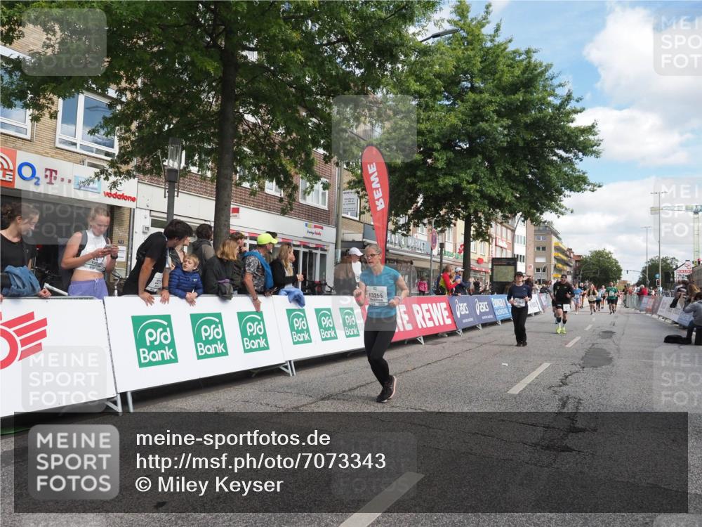 15.09.2024 - PSD Bank Halbmarathon Miley Keyser http://msf.ph/oto/7073343 15.09.2024 12:28:57 Ziel 2076, 2108, 2157, 2288, 2458, 2715, 3057, 3247, 3255, 3266, 3287, 3325, 3442 meine-sportfotos.de
