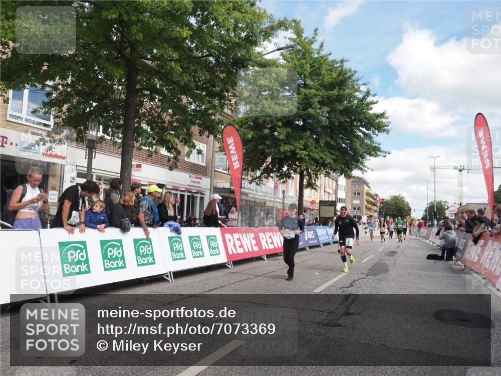 15.09.2024 - PSD Bank Halbmarathon Miley Keyser http://msf.ph/oto/7073369 15.09.2024 12:28:59 Ziel 2076, 2108, 2157, 2288, 2715, 3057, 3247, 3255, 3266, 3287, 3325 meine-sportfotos.de