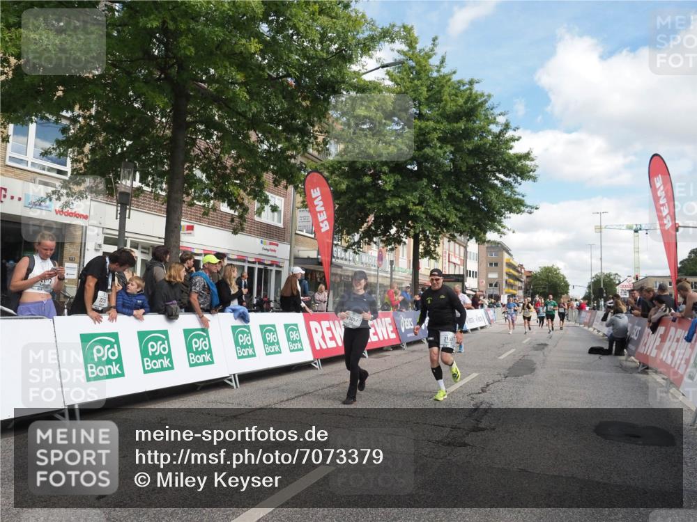 15.09.2024 - PSD Bank Halbmarathon Miley Keyser http://msf.ph/oto/7073379 15.09.2024 12:28:59 Ziel 2076, 2108, 2157, 2288, 2715, 3057, 3247, 3255, 3266, 3287, 3325 meine-sportfotos.de
