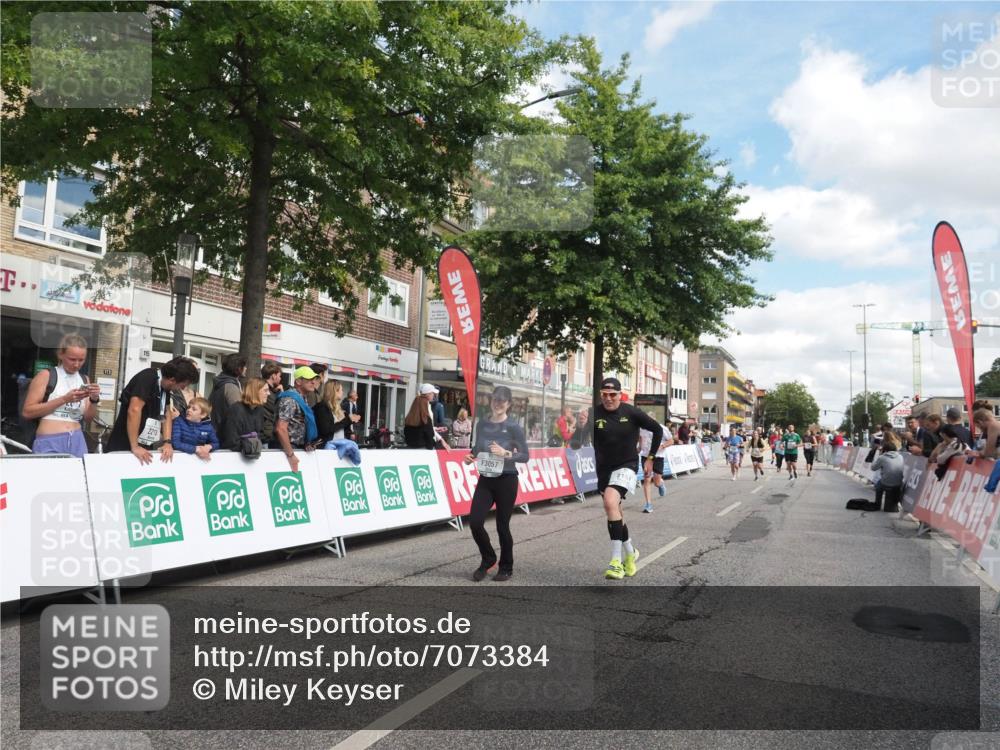 15.09.2024 - PSD Bank Halbmarathon Miley Keyser http://msf.ph/oto/7073384 15.09.2024 12:28:59 Ziel 2076, 2108, 2157, 2288, 2715, 3057, 3247, 3255, 3266, 3287, 3325 meine-sportfotos.de