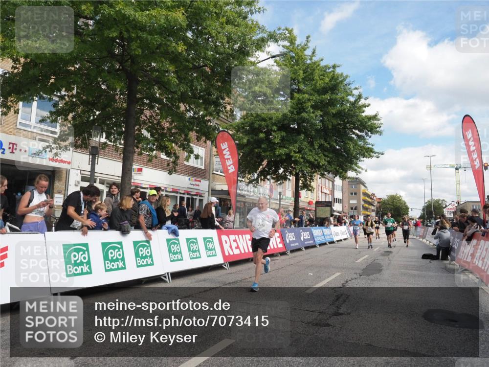 15.09.2024 - PSD Bank Halbmarathon Miley Keyser http://msf.ph/oto/7073415 15.09.2024 12:29:01 Ziel 2075, 2076, 2108, 2157, 2288, 2715, 3057, 3247, 3255, 3266, 3287, 3325, 3401 meine-sportfotos.de