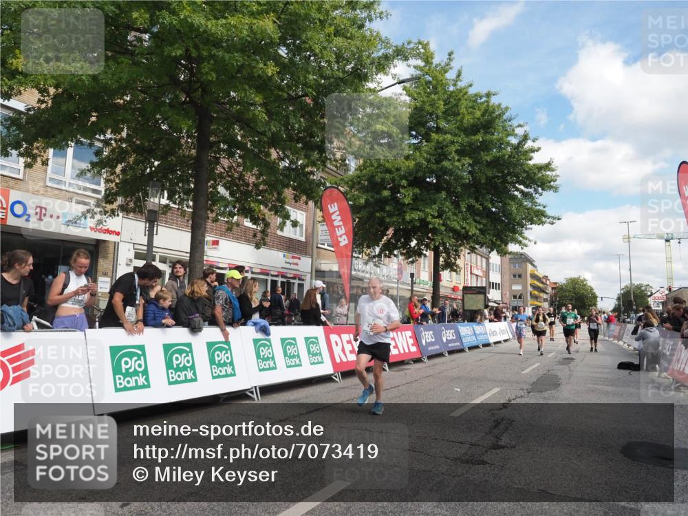 15.09.2024 - PSD Bank Halbmarathon Miley Keyser http://msf.ph/oto/7073419 15.09.2024 12:29:01 Ziel 2075, 2076, 2108, 2157, 2288, 2715, 3057, 3247, 3255, 3266, 3287, 3325, 3401 meine-sportfotos.de