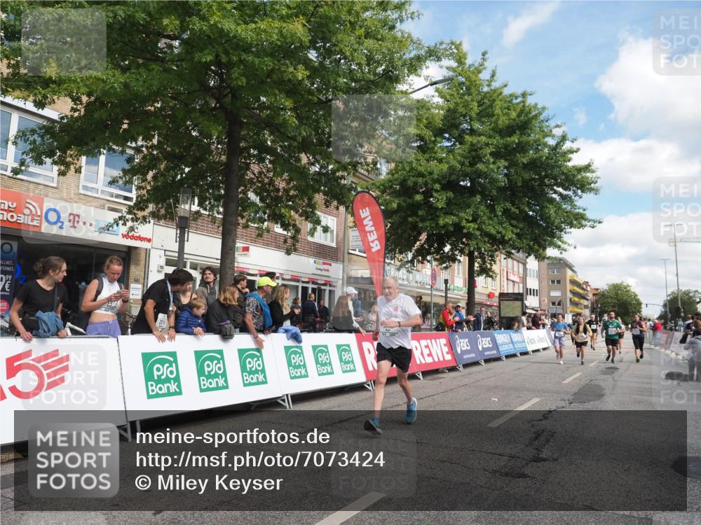 15.09.2024 - PSD Bank Halbmarathon Miley Keyser http://msf.ph/oto/7073424 15.09.2024 12:29:01 Ziel 2075, 2076, 2108, 2157, 2288, 2715, 3057, 3247, 3255, 3266, 3287, 3325, 3401 meine-sportfotos.de