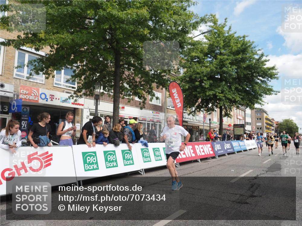 15.09.2024 - PSD Bank Halbmarathon Miley Keyser http://msf.ph/oto/7073434 15.09.2024 12:29:01 Ziel 2075, 2076, 2108, 2157, 2288, 2715, 3057, 3247, 3255, 3266, 3287, 3325, 3401 meine-sportfotos.de