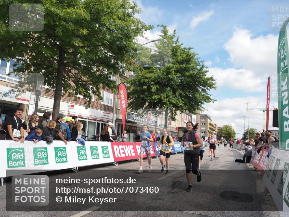 15.09.2024 - PSD Bank Halbmarathon Miley Keyser http://msf.ph/oto/7073460 15.09.2024 12:29:05 Ziel 2075, 2076, 2089, 2108, 2157, 2288, 2362, 2451, 3057, 3247, 3255, 3266, 3287, 3325, 3401, 3491 meine-sportfotos.de
