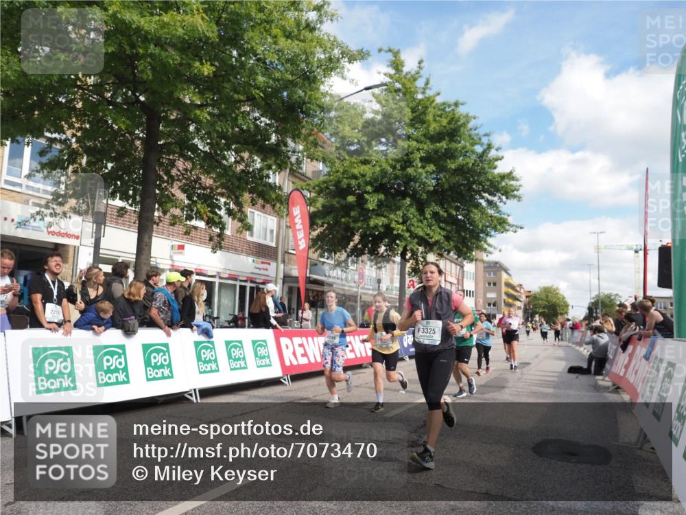 15.09.2024 - PSD Bank Halbmarathon Miley Keyser http://msf.ph/oto/7073470 15.09.2024 12:29:05 Ziel 2075, 2076, 2089, 2108, 2157, 2288, 2362, 2451, 3057, 3247, 3255, 3266, 3287, 3325, 3401, 3491 meine-sportfotos.de