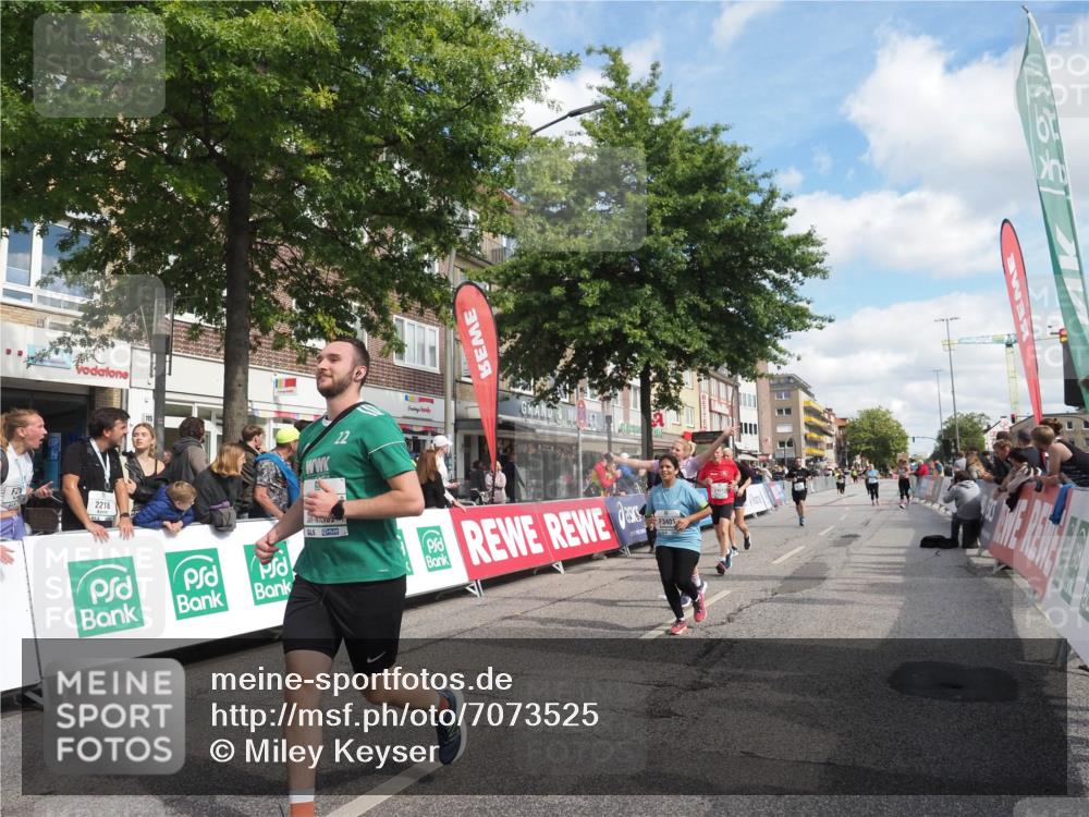 15.09.2024 - PSD Bank Halbmarathon Miley Keyser http://msf.ph/oto/7073525 15.09.2024 12:29:08 Ziel 2073, 2075, 2076, 2089, 2288, 2362, 2451, 3057, 3247, 3255, 3266, 3287, 3325, 3401, 3491 meine-sportfotos.de