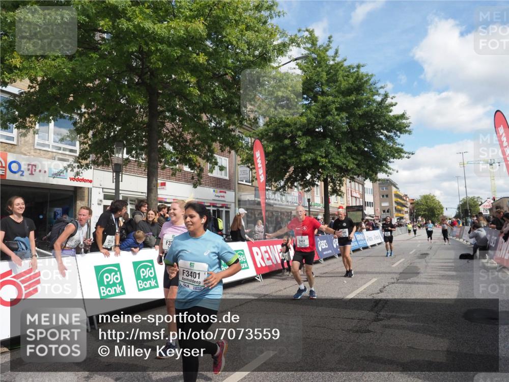 15.09.2024 - PSD Bank Halbmarathon Miley Keyser http://msf.ph/oto/7073559 15.09.2024 12:29:09 Ziel 2073, 2075, 2089, 2288, 2362, 2451, 3057, 3129, 3247, 3255, 3266, 3287, 3325, 3401, 3491 meine-sportfotos.de