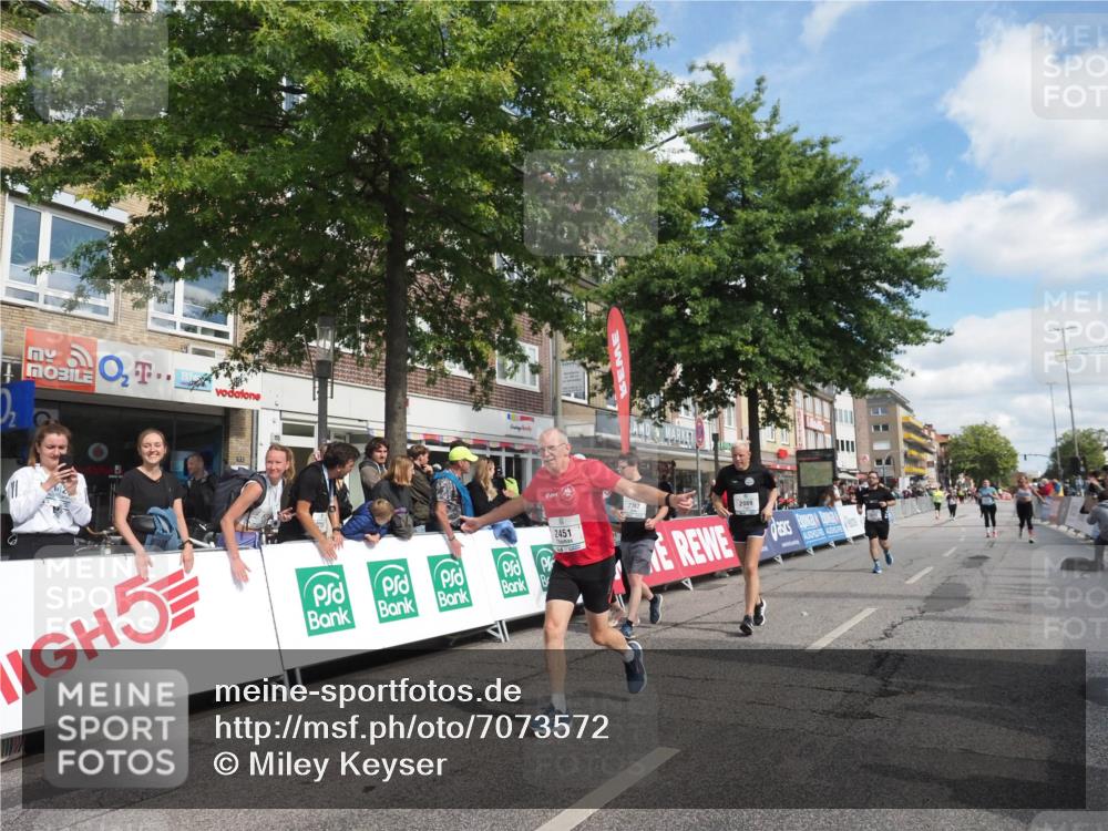15.09.2024 - PSD Bank Halbmarathon Miley Keyser http://msf.ph/oto/7073572 15.09.2024 12:29:10 Ziel 2073, 2075, 2089, 2288, 2362, 2451, 3057, 3129, 3247, 3255, 3266, 3287, 3325, 3401, 3491 meine-sportfotos.de